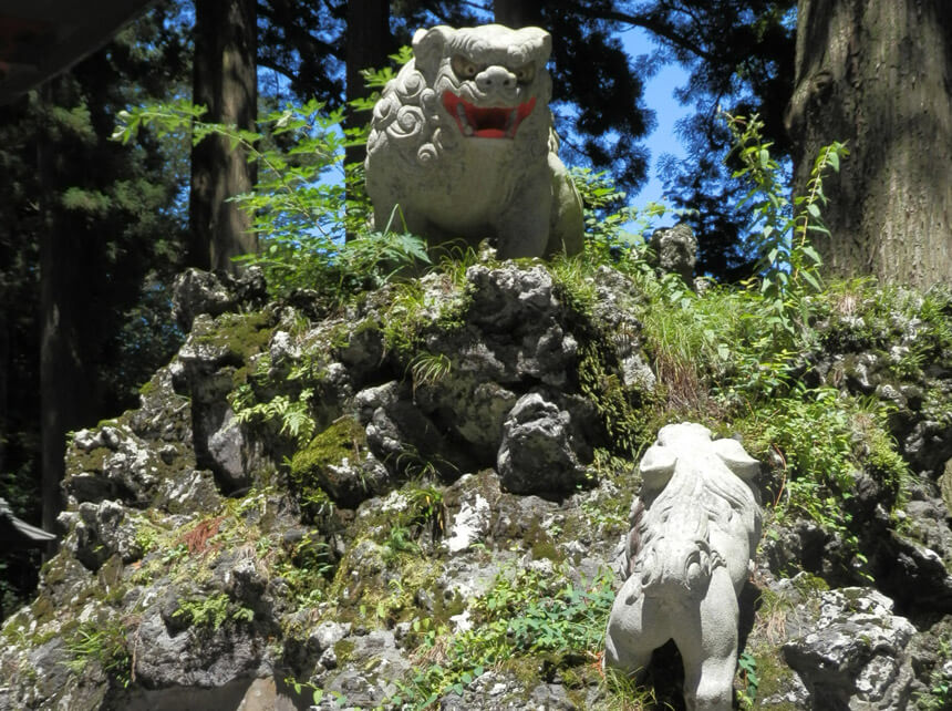 富士塚の狛犬